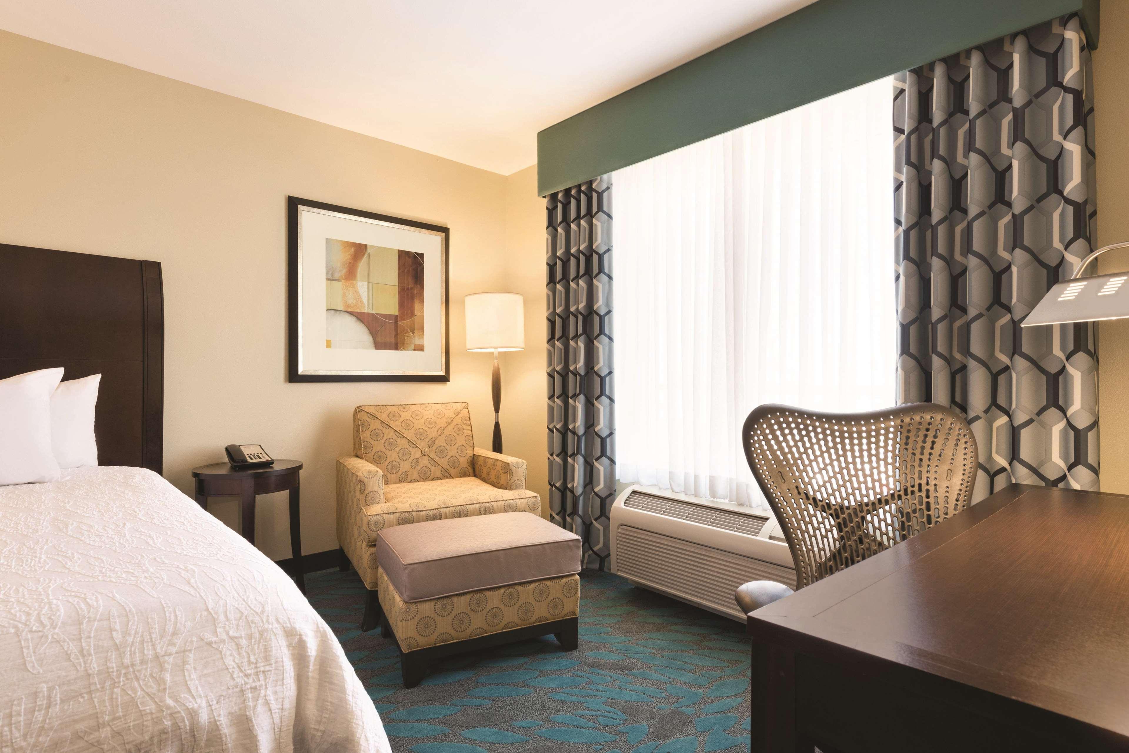 Hilton Garden Inn Fargo Exterior foto