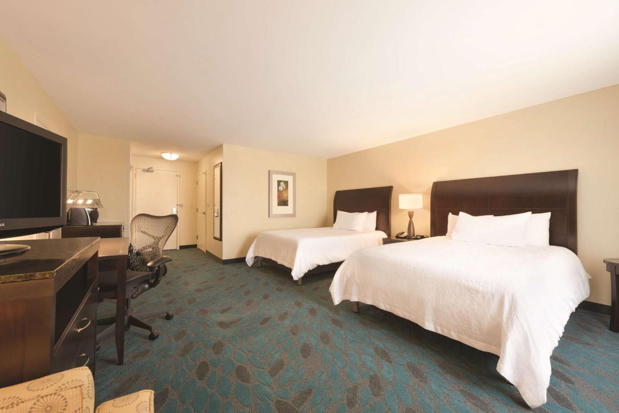 Hilton Garden Inn Fargo Exterior foto